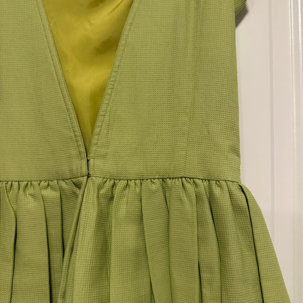✨ Vintage 1990’s Isaac Mizrahi plunge back pleated dress - Picture 3 of 6
